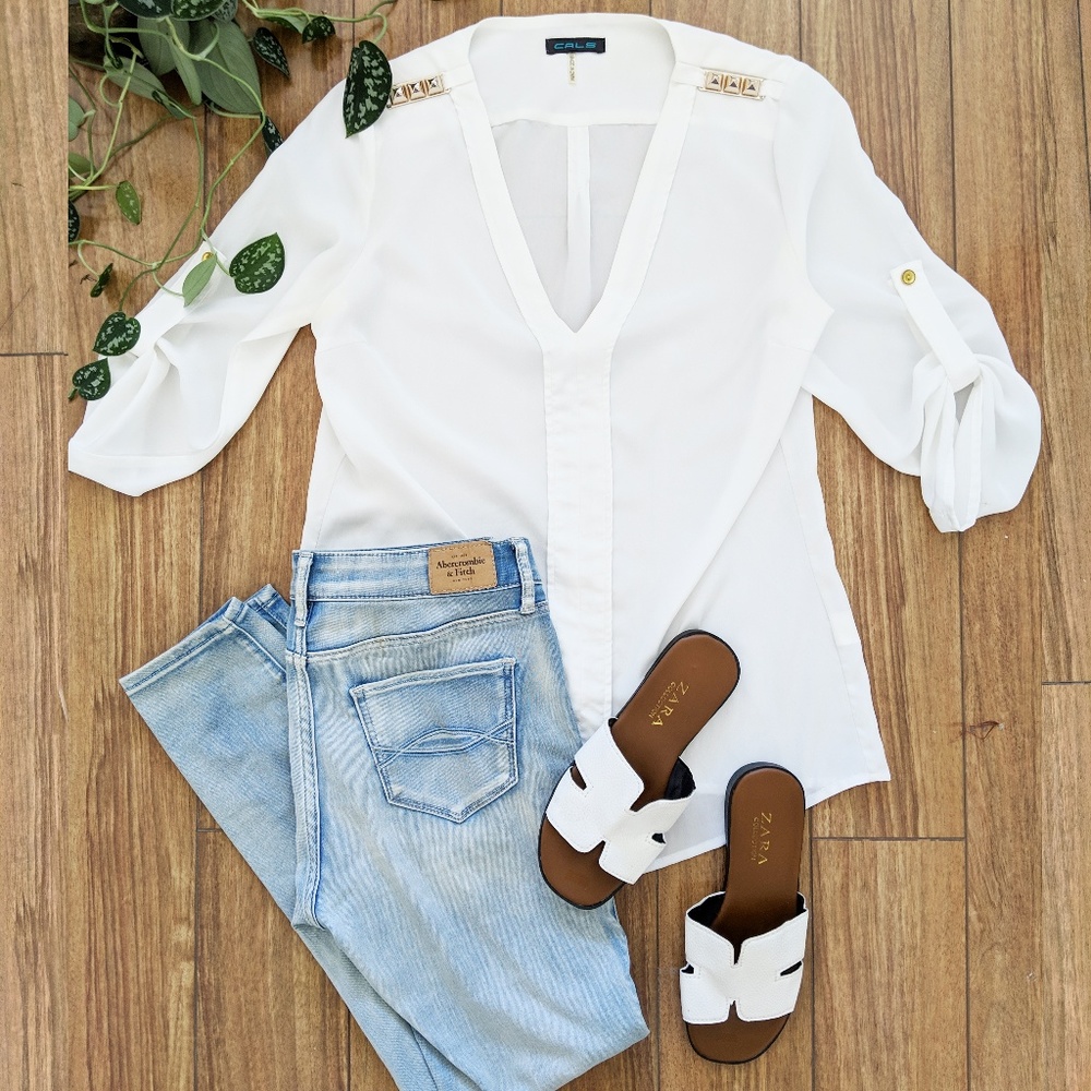 🖤Trendy White 3/4 V-Neck Blouse w/Stud Trim-SM